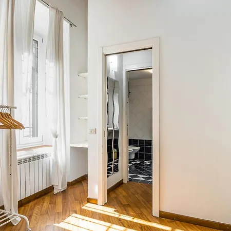 Statuto With Small Courtyard